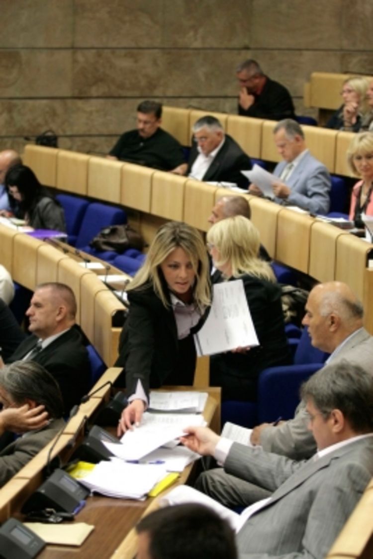 Crnkića treba smijeniti