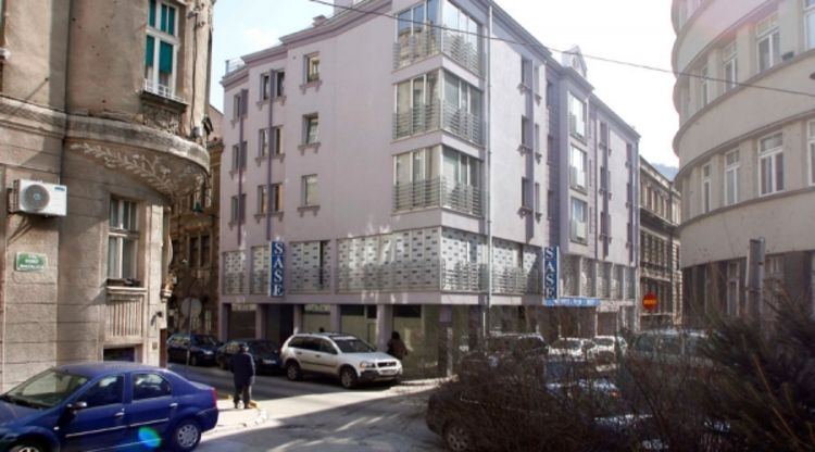 Berza spala na desetak dionica