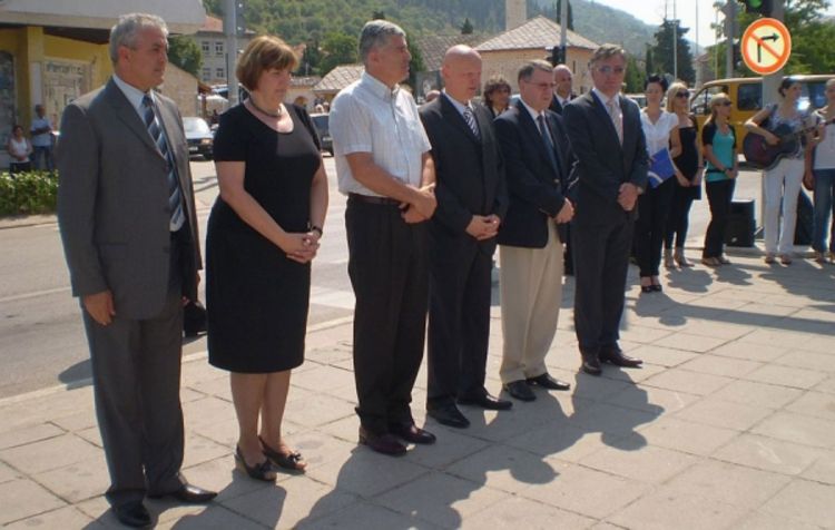 Podržati jednog kandidata 