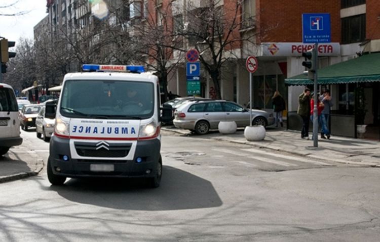 Djevojčica pala sa četvrtog sprata