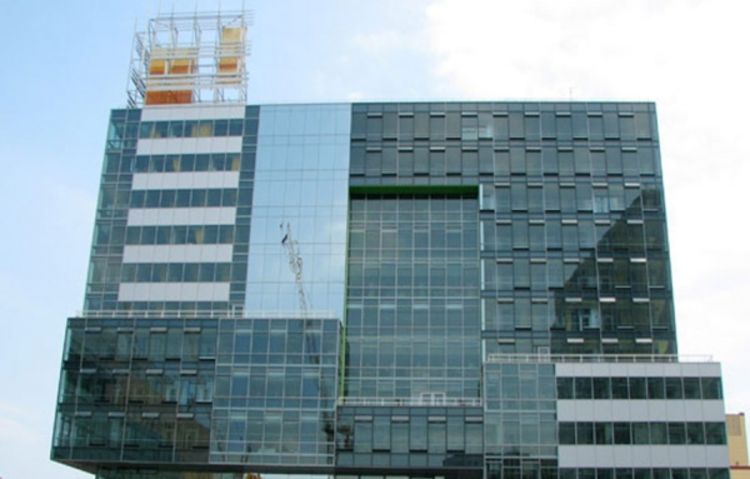 Sanofi-Aventis nanišanio Genzyme