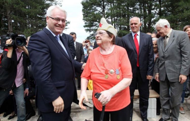 Josipovića dočekali sa Bando crvena