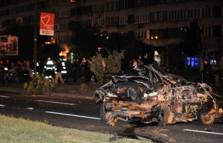 Poginuli mladić i djevojka
