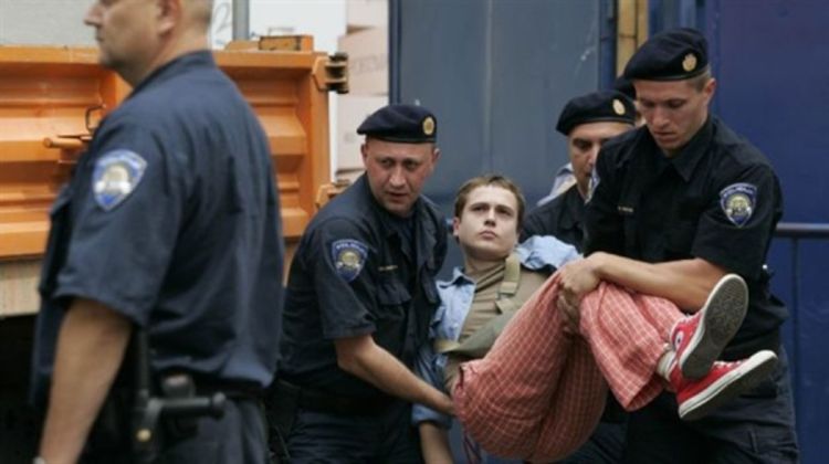Opet blokirali Varšavsku, preko 20 aktivista uhapšeno
