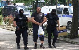 Narko-bos zarađivao cijepajući drva
