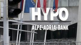 Hypo banka puca na dvoje 