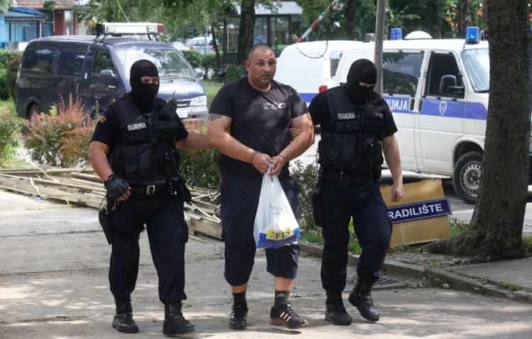 Narko-bos zarađivao cijepajući drva