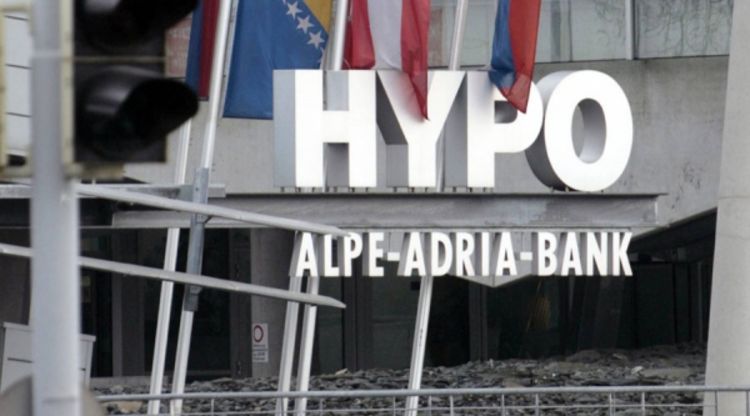 Hypo banka puca na dvoje 