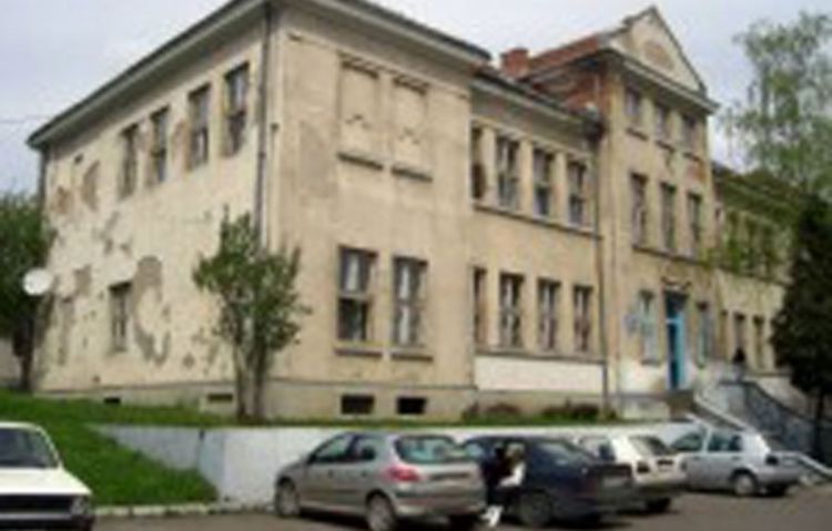 Objekti medicinske škole u plamenu