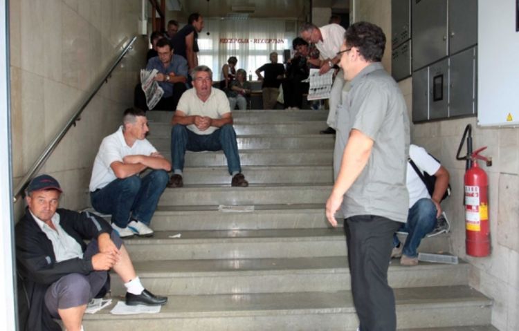 Ponovo blokirali direkciju