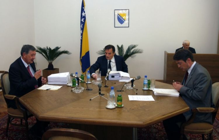 Pobjeđuju SNSD i SDP