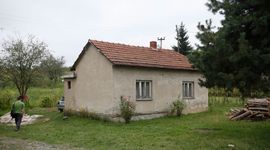 Nožem izbo brata