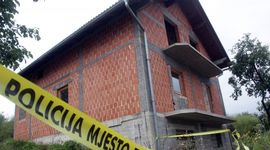 Donio bombu pred zgradu Policijske stanice