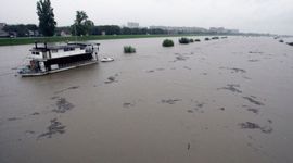Sava prijeti da poplavi Zagreb (video)