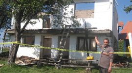 Izgorjela kuća aktiviste SNSD-a