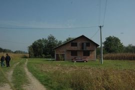 Pucao na brata i snahu
