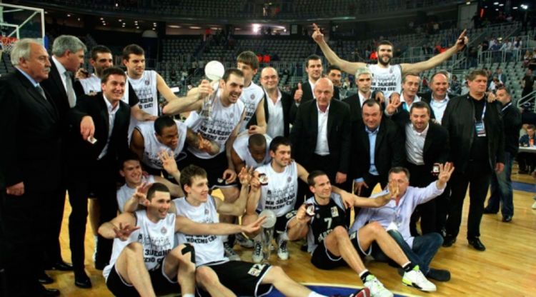 Stižu šampioni   