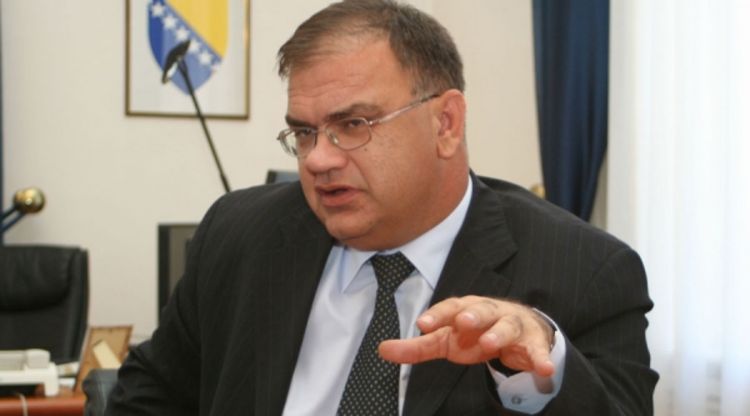 Poštivanje Ustava ili blokada rada