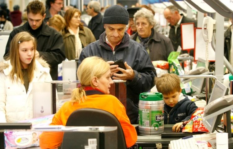 Trgovci rade i po 16 sati dnevno