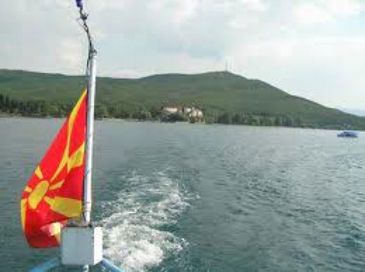 Zapalio se brod na Ohridu   