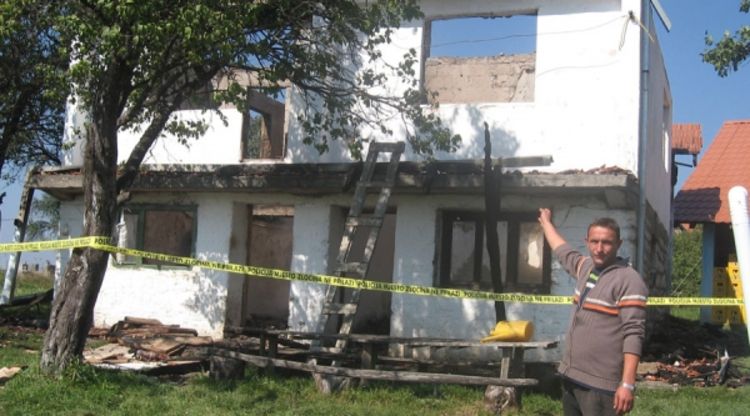 Izgorjela kuća aktiviste SNSD-a