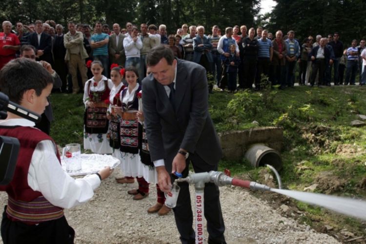 Otvoreni putevi i vodovod