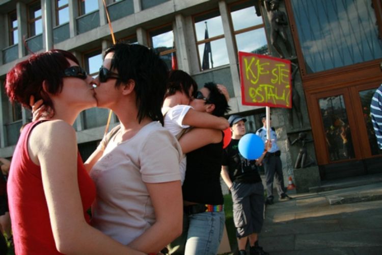 Čiplić: Nema dileme oko održavanja Parade ponosa         