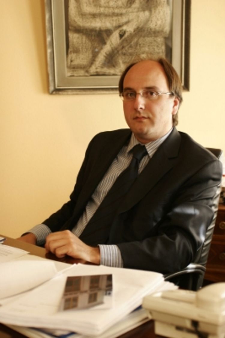 Arnaut preuzima dužnost godinu nakon imenovanja