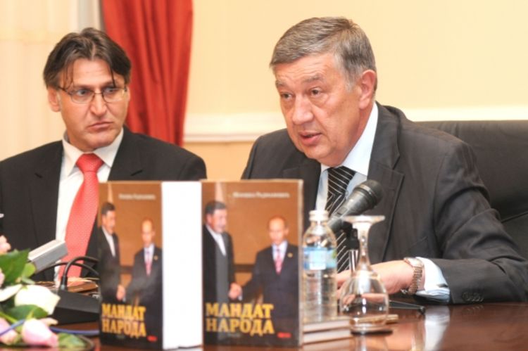 Radmanović predstavio knjigu Mandat naroda