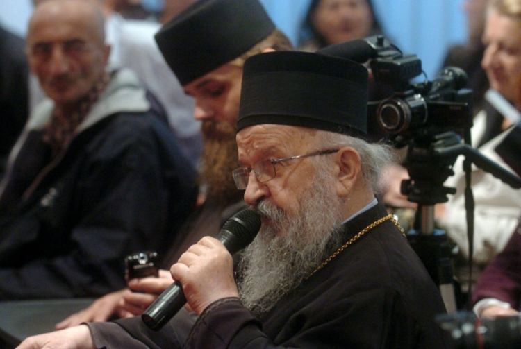 Artemije poslušao patrijarha