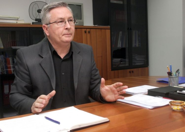 Razgraničenje stvar  za struku, a ne politiku 
