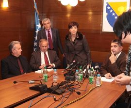 Glasači ubacivali prazne listiće