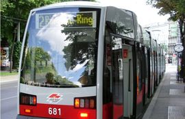 Niški autobus se zakucao u tramvaj, 12 povrijeđenih