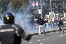 Povrijeđeno 141 osoba u sukobima protivnika “Parade ponosa” i ...