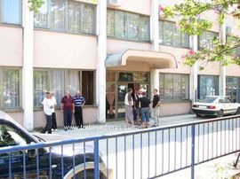 Radnici blokirali upravnu zgradu