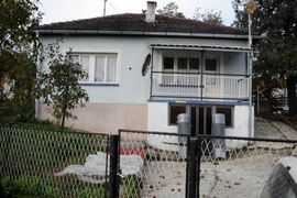 Pretukli ga i oteli mu novac od zemlje