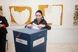 Kasni potvrđivanje izbornih rezultata