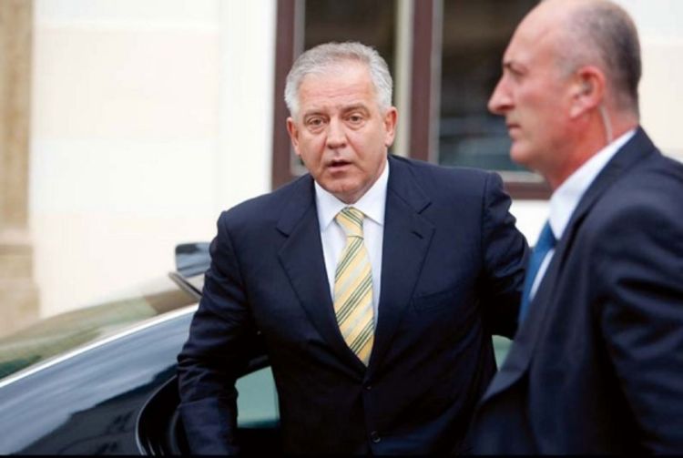 HDZ prao novac preko Sanadera?