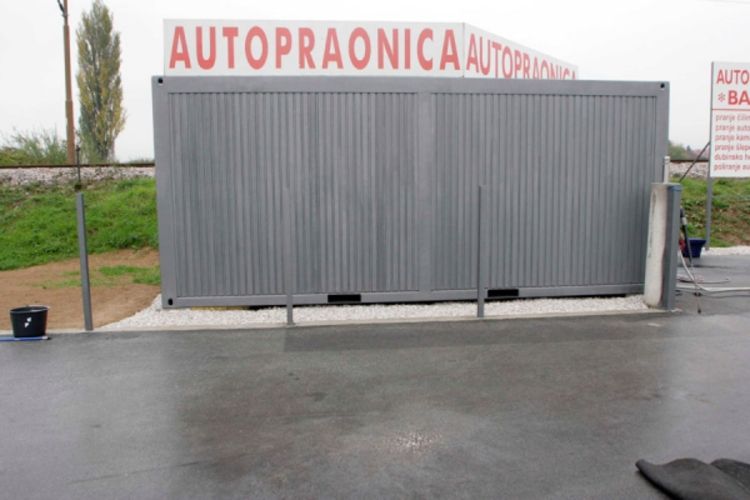 Bombom na auto-praonicu
