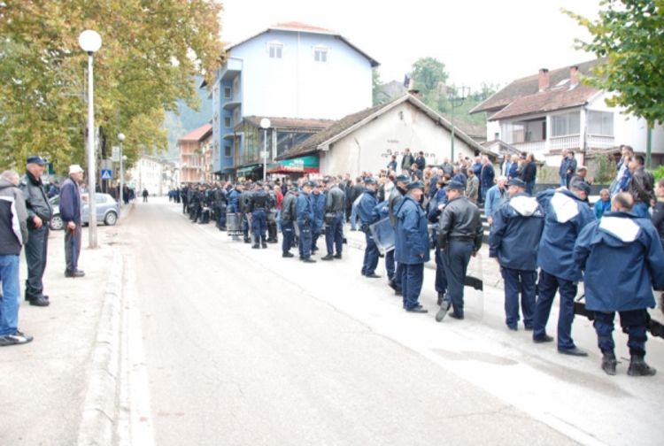 Fizički obračun radnika i policije