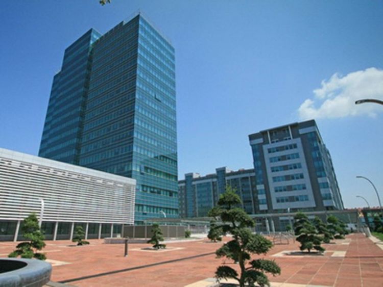 SNSD-u mandatar vlade, DNS-u i SP-u više ministarskih fotelja