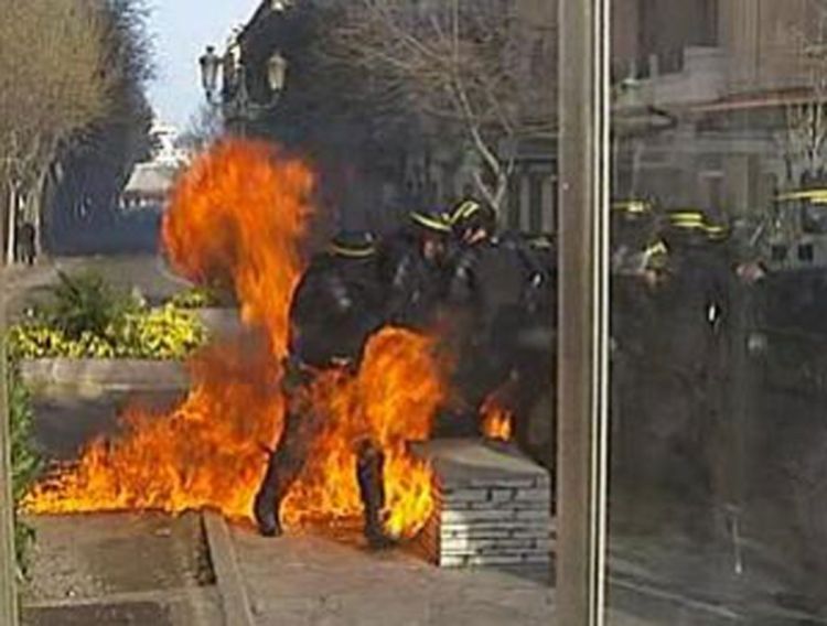 Policija preotela rafineriju od demonstranata