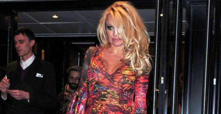 Pamela Anderson opet na naslovnici 