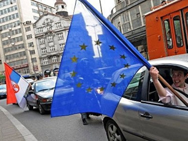 Srbija za pregovaračkim stolom kroz godinu dana