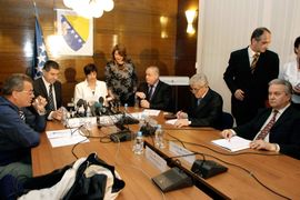 Sve po zakonu i  pod pritiscima