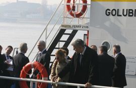 Vukovarci aplauzom pozdravili Tadića