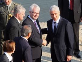 Izvinjenja za buduća pokoljenja