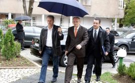 Ustav spaja i razdvaja