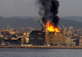 Požar na željezničkoj stanici u Istanbulu