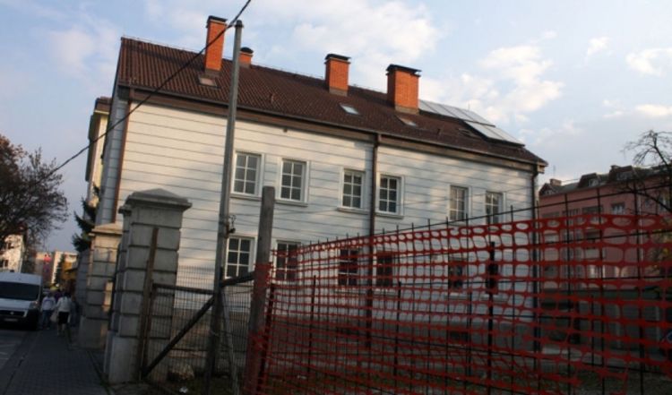 Kamenovali samostan na katolički praznik Svi sveti